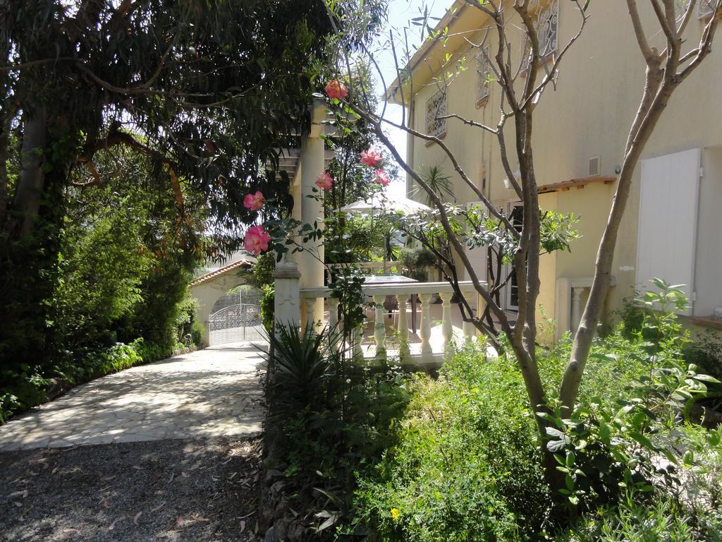 Au Reveil Des Cigales Hotel Saint Aygulf Quarto foto